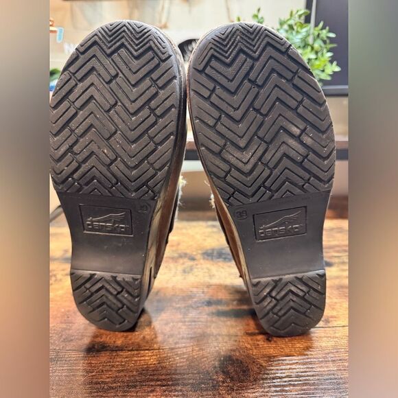 Dansko Brown Leather Knit Clogs Size 39EU (8.5/9US) - Picture 13 of 14